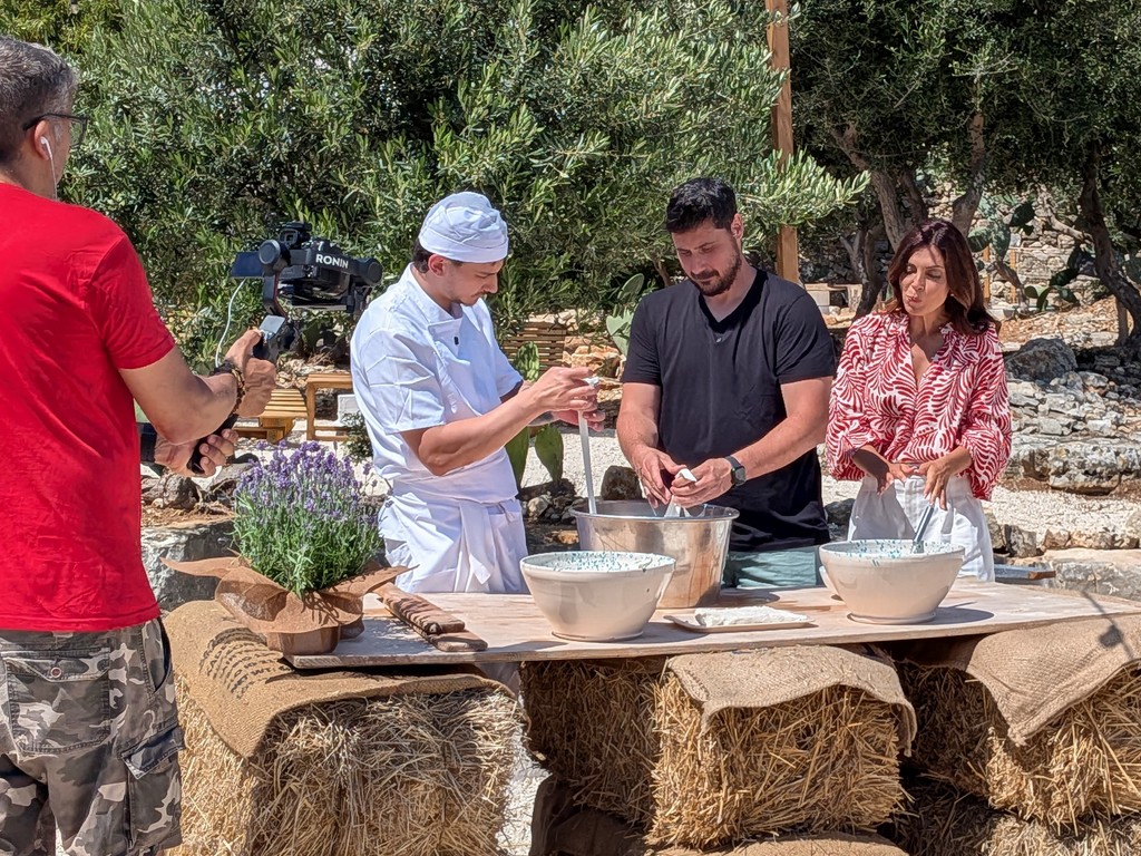 Luca Becattini durante le riprese di "Camper in Viaggio", trasmissione estiva di Rai 1